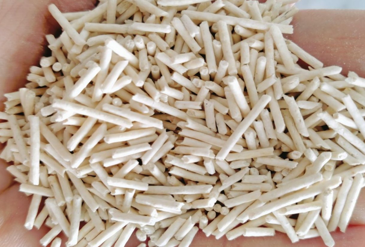 Tofu cat litter pellets