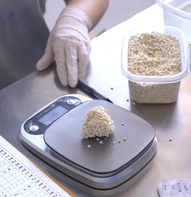 Gormeet quality control laboratory testing cat litter dust rate and clumping performance